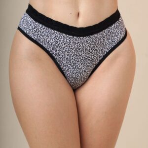 Calcinha com renda estampada.